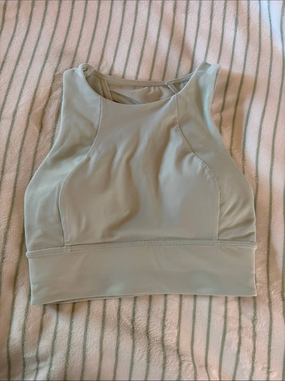 NWOT Lululemon Light Sage High-Neck Sports Bra size 4